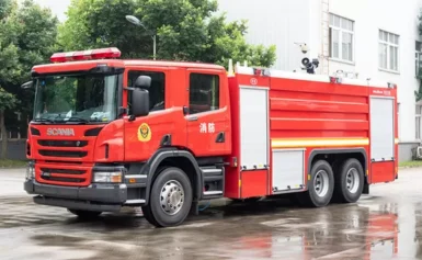 Тяжелый пожарный автомобиль с шасси SCANIA и 12T водой