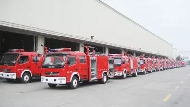 1000 Gallons Small Fire Engine with Double Row Cabin of 5 Firefighters