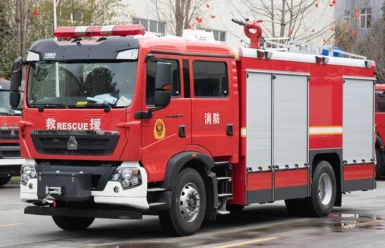 Xe cứu hỏa Foam nước Sinotruk HOWO 6t đa năng Nhà sản xuất Trung Quốc