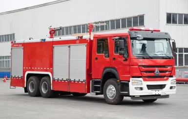 Sinotruk HOWO Water / Foam / Powder Special Fire Truck with Double Row Cabin