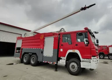 25m Working Height Water Tower Fire Truck Spray Flow 4200L/min 70m Range