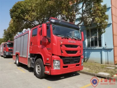 Truk Pemadam Kebakaran Busa Penggerak 4??2 Kabin Ganda Monitor Kontrol Jarak Jauh Nirkabel