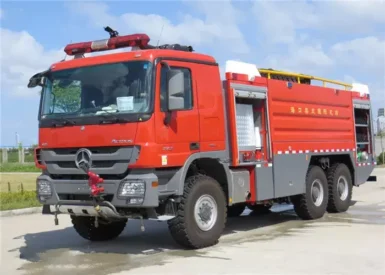 6X6 Drive 440kw Engine Airport Fire Truck for Rapidly Rescuing Aircraft Passengers