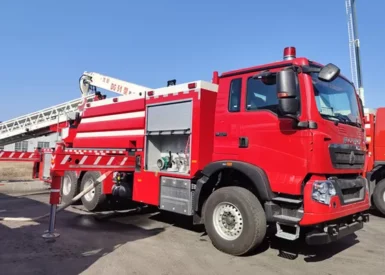 Volvo Chassis 44m Working Height Aerial Ladder Fire Truck with 7000kg Tanker