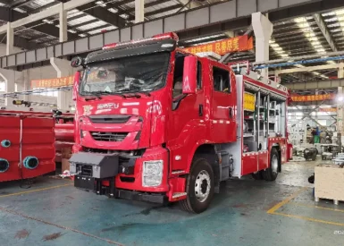 Caminhão de Bombeiros de Resgate de Seis Bombeiros 4x2 com Guindaste Poderoso e Guincho
