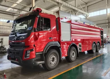 Вантажний 8x4 Привід Рятувальний водяний танкер Пожежна машина з кімнатою для екіпажу