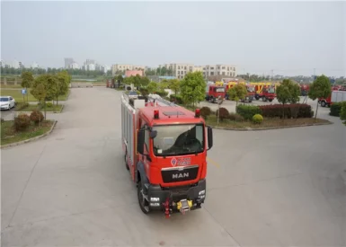 Multifunctional Road and Rail Convertible Fire Fighting Truck 4x2 Drive