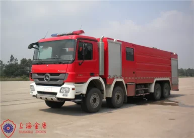Rotatable Cab 6x4 Drive Foam Fire Truck Red Printed Eight Cylinders Engine