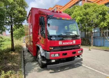 4x4 Drive 214kw Fire Equipment Truck with Monolithic Dry Clutch