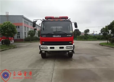 ISUZU Chassis CAFS Fire Truck with Large Capacity 3600 L/Min Flow Fire Monitor