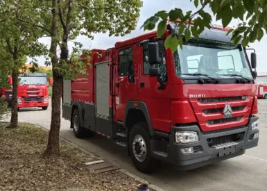 4??2 Drive Manul Control Fire Pump Foam Fire Truck with 10000kg Water 2000kg Foam