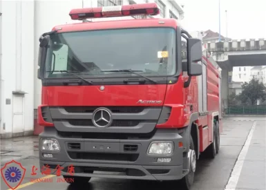 Gross Weight 28000kg Water Tanker Fire Truck With 12000kg Capacity Liquid Tank
