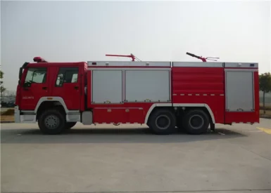 Multi-function combined Water, Foam and Dry Powder Fire Engine for medium cities