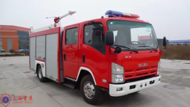 AKRON Fire Monitor 5 Seats ISUZU Chassis 4X2 Drive Foam Fire Truck Small Capacity