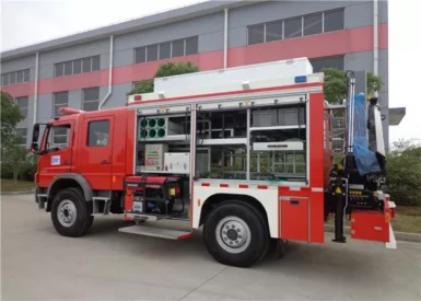 4??4 Emergency Fire and Rescue Trucks with Teloscopic Lighting System and Lift Boom