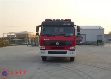 Condition New Six Seats Commercial Firefighter Truck with Roller Shutter Locker