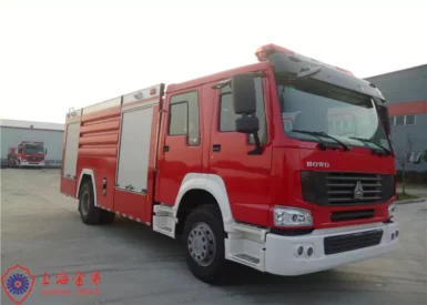 HOWO Chassis 4x2 Drive Commercial Custom Fire Trucks with Large Space Cab 6 Seats