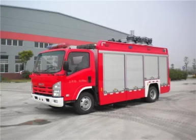 Isuzu Chassis Three Seats Light Rescue Fire Truck with Telescopic Light Tower