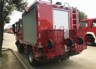 FIAT IVECO 4??2 Drive 217 Horsepower 2200L / 500L Water/Foam Fire Truck