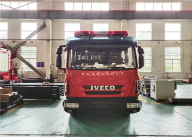 4??2 Drive Small Water Tanker Fire Truck with 5 seats in Cab and 2000L Tender