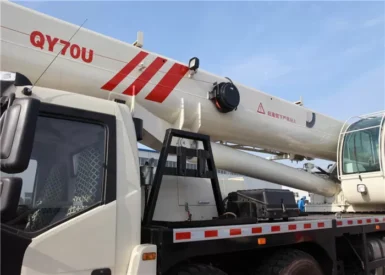 276KW Power & 70T Lifting Weight Hydraulic Truck Crane with 44m Main Boom