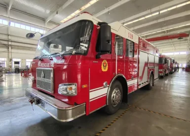 4600mm Wheelbase 6 Seats Fire Fighting Truck 3.57m/Min Traction